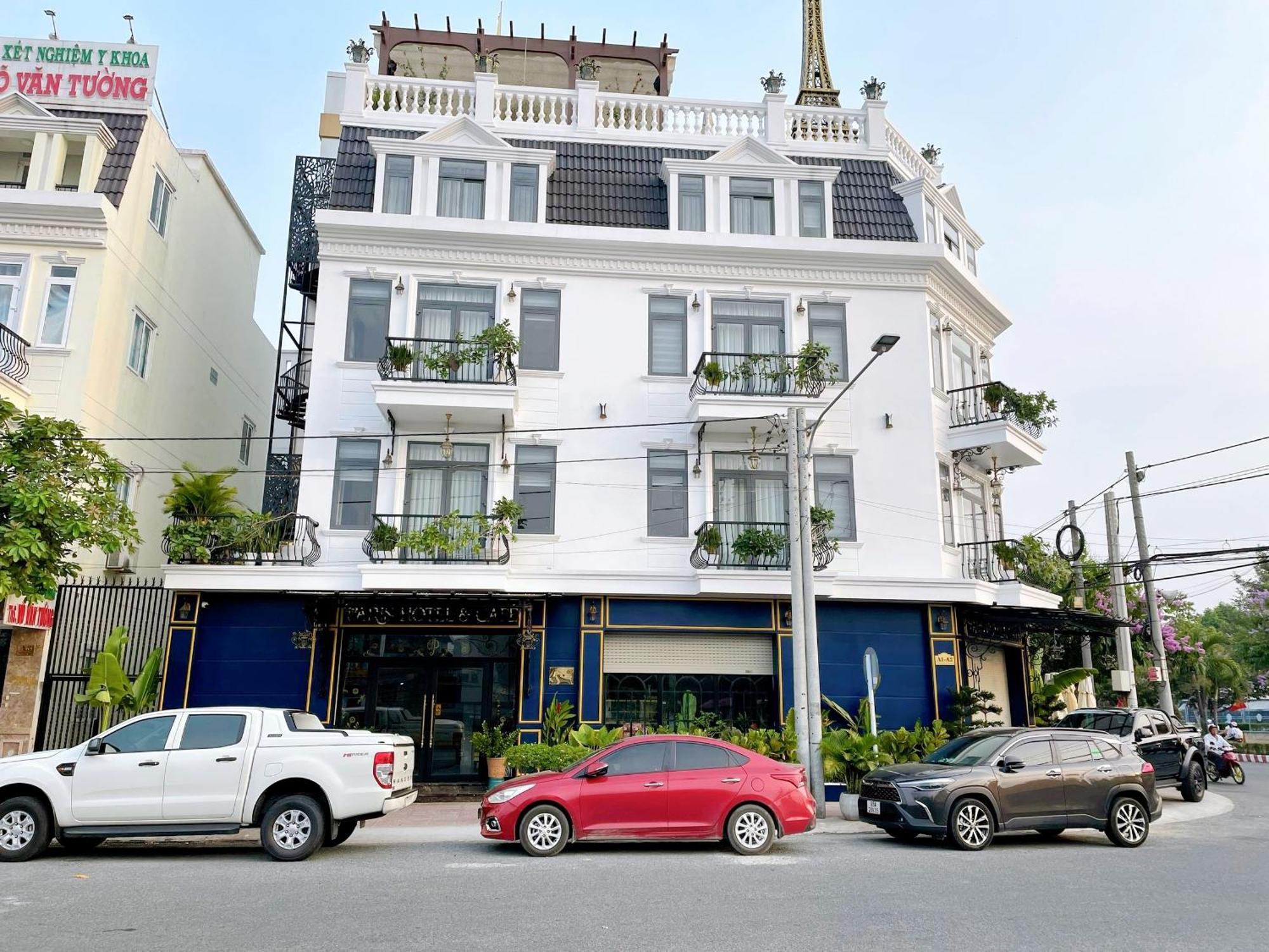 Paris Hotel & Cafe Vĩnh Long Buitenkant foto